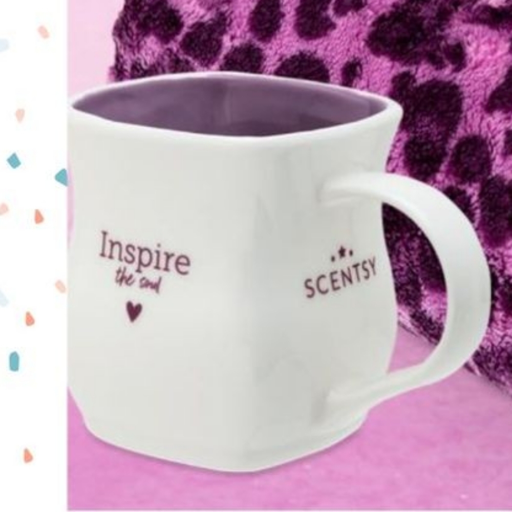 Scentsy Classic Curve 16 oz mug new in box.